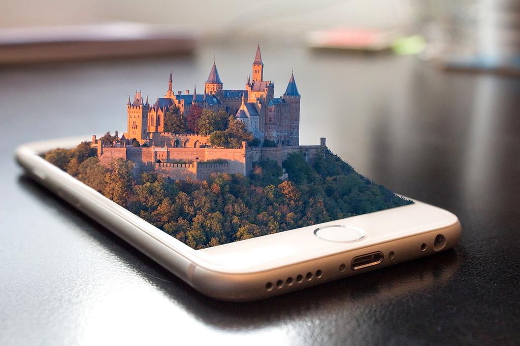 Casque de réalité virtuelle avec utilisateur immergé